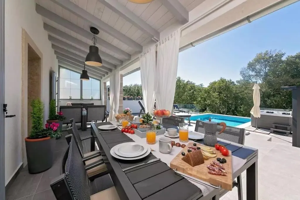 Villa Lulu With Heated Pool, Sauna & Hot Tub Labin  Croatia