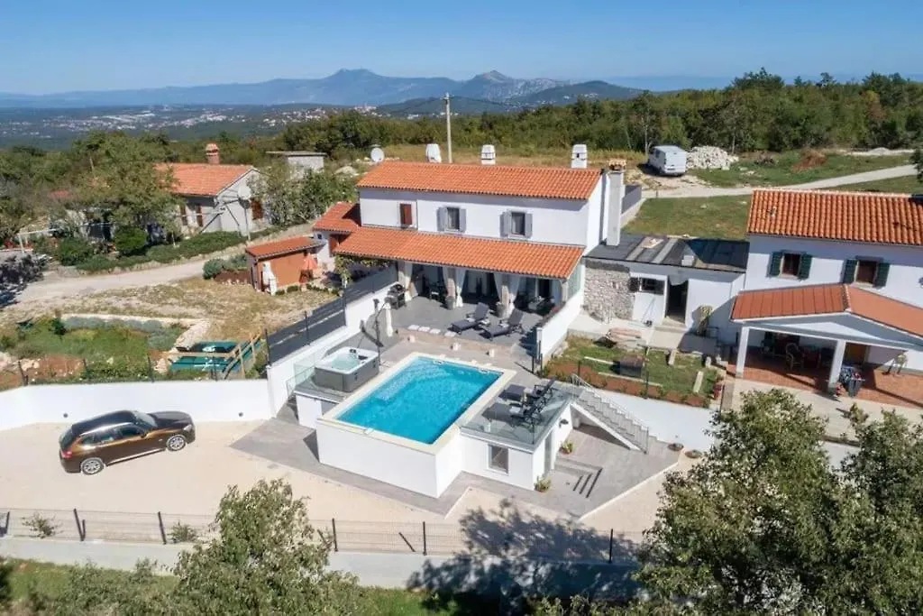Villa Lulu With Heated Pool, Sauna & Hot Tub Labin  Labin (Istria)
