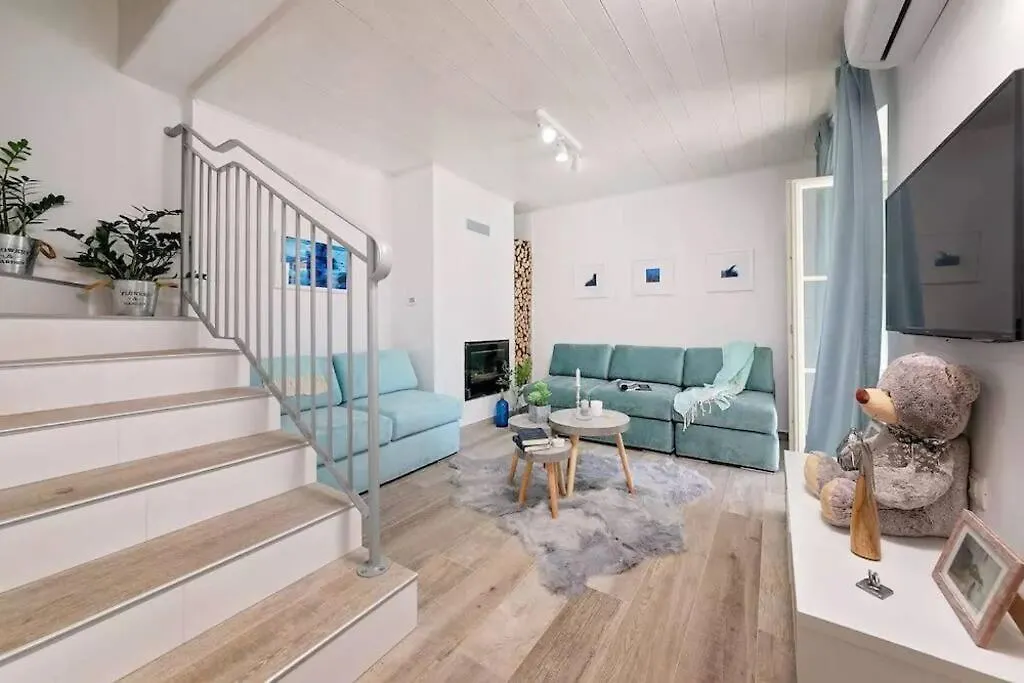 Villa Lulu With Heated Pool, Sauna & Hot Tub Labin